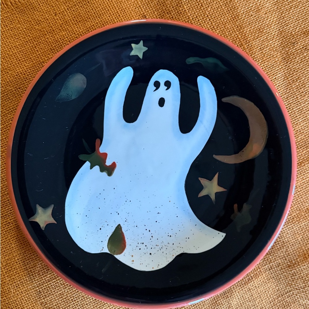 Susan Winget Spooky Ghost Halloween Plate - Black and White